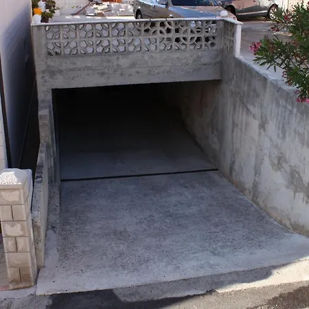 And With Parking Space - 6834 Πανσιόν