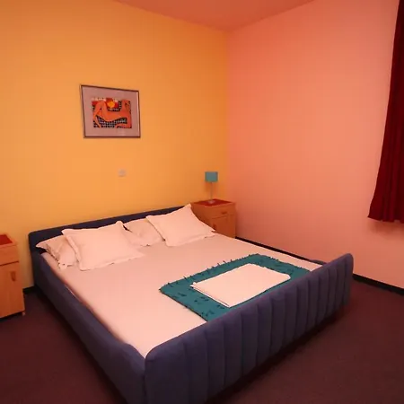 And With Parking Space - 6834 Πανσιόν