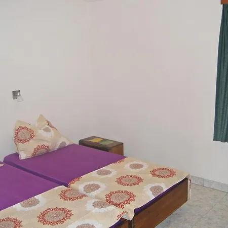 Πανσιόν And With Parking Space - 6834