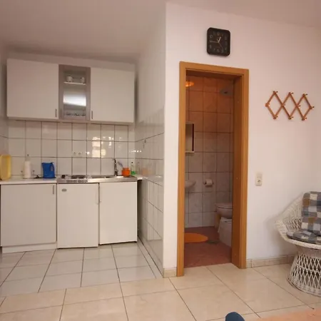 Penzion And With Parking Space - 6834 3*