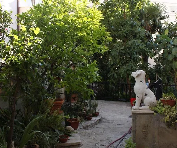 Konukevi And With Parking Space - 6834 3*