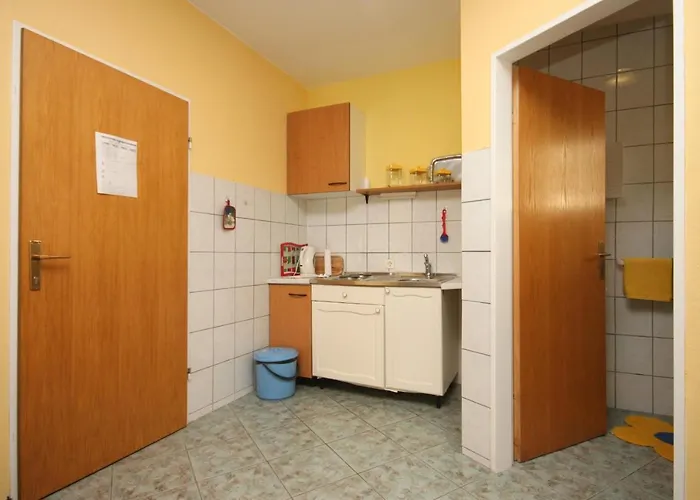 And With Parking Space - 6834 Makarska