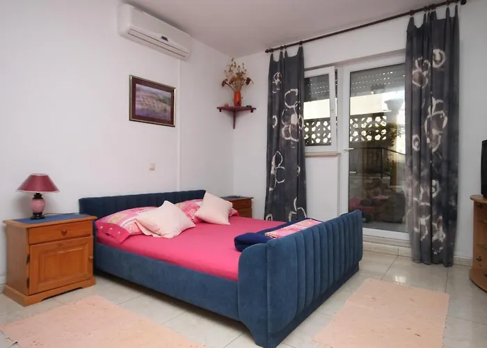 And With Parking Space - 6834 Makarska