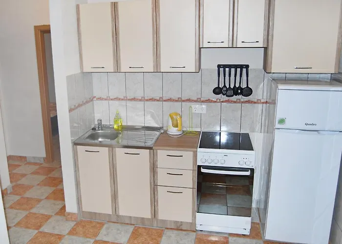 And With Parking Space - 6834 Макарска