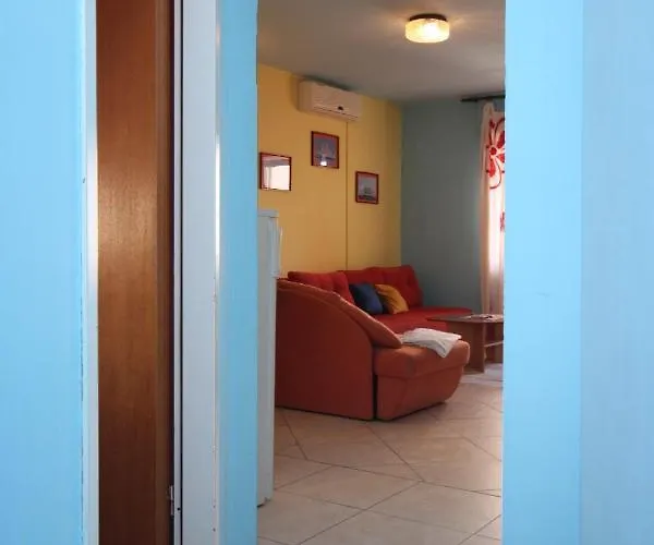 And With Parking Space - 6834 Гостевой дом